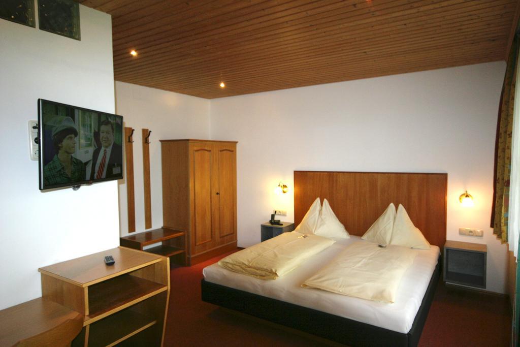 Hotel-Pension Stallinger ไวแร็กก์ ภายนอก รูปภาพ