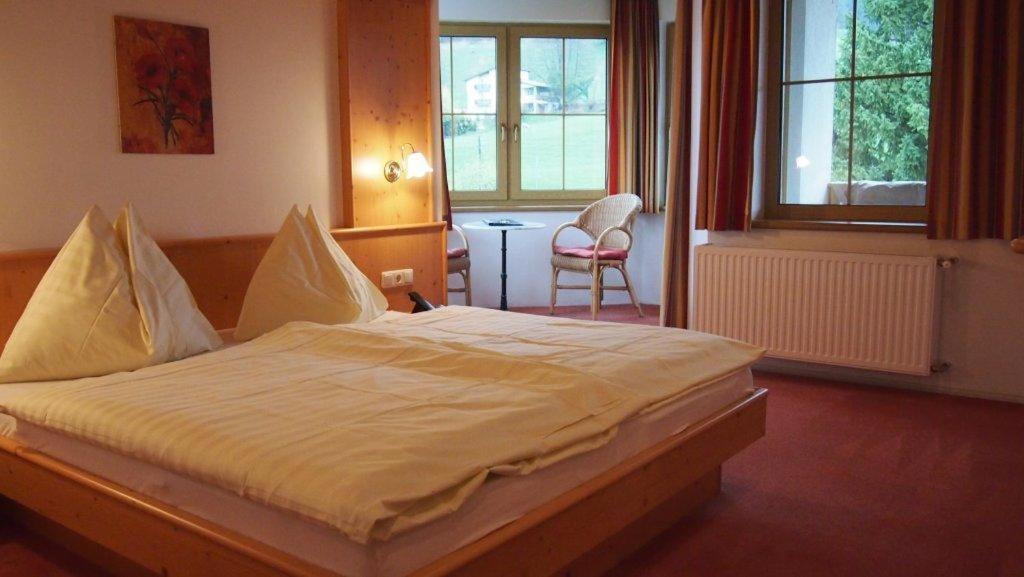 Hotel-Pension Stallinger ไวแร็กก์ ภายนอก รูปภาพ